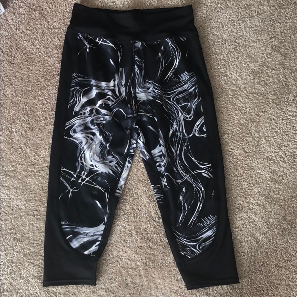 NWOT Riva USA Athletic Capri Leggings L/XL